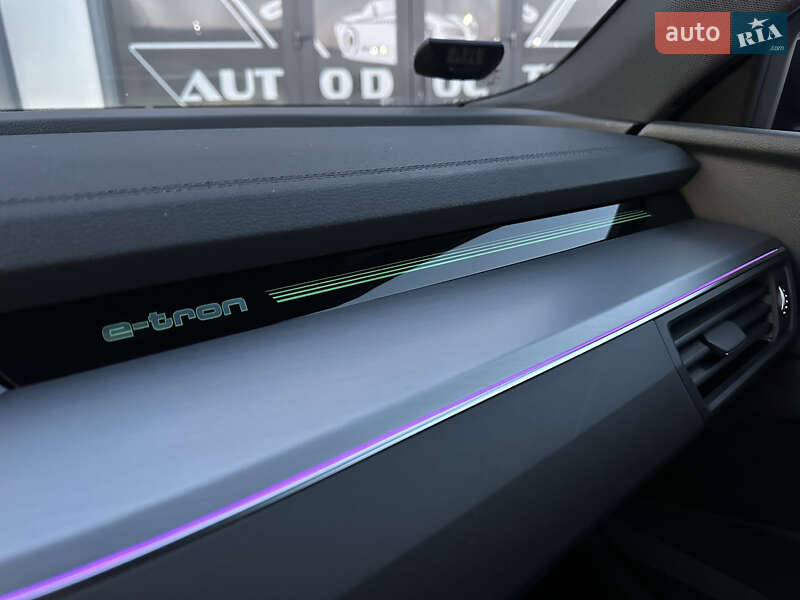 Позашляховик / Кросовер Audi e-tron 2021 в Мукачевому
