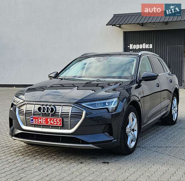 Внедорожник / Кроссовер Audi e-tron 2021 в Бориславе