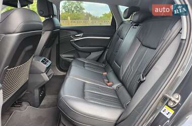 Внедорожник / Кроссовер Audi e-tron 2021 в 