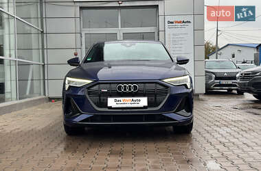 Позашляховик / Кросовер Audi e-tron 2021 в 
