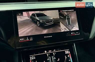 Позашляховик / Кросовер Audi e-tron 2021 в 