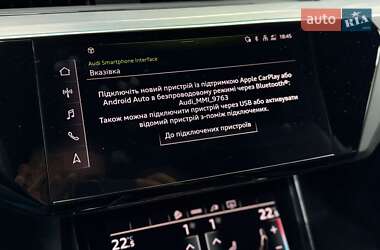 Позашляховик / Кросовер Audi e-tron 2021 в 