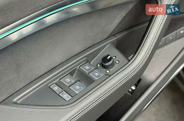 Позашляховик / Кросовер Audi e-tron 2021 в 