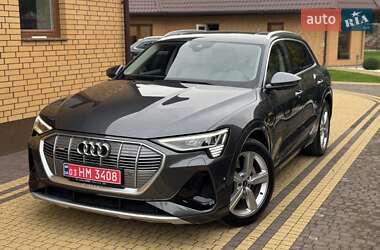 Позашляховик / Кросовер Audi e-tron 2022 в 