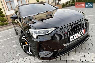 Внедорожник / Кроссовер Audi e-tron 2022 в 