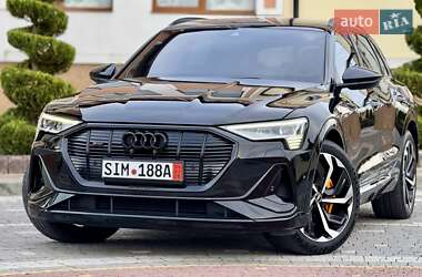 Внедорожник / Кроссовер Audi e-tron 2022 в 