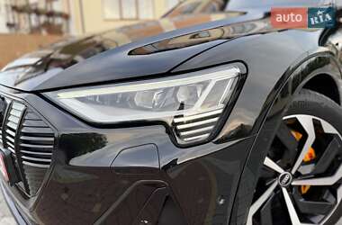 Внедорожник / Кроссовер Audi e-tron 2022 в 