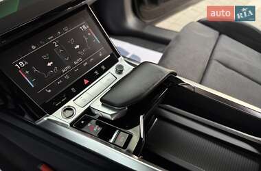 Внедорожник / Кроссовер Audi e-tron 2022 в 