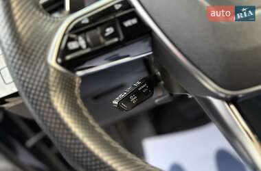Внедорожник / Кроссовер Audi e-tron 2022 в 