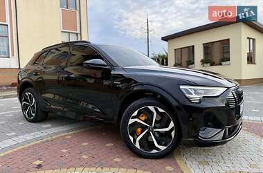 Внедорожник / Кроссовер Audi e-tron 2022 в 