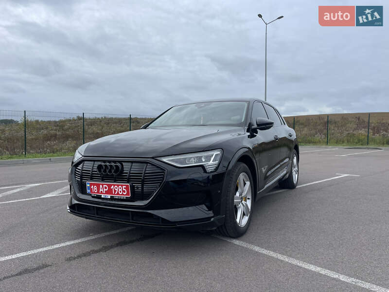 Позашляховик / Кросовер Audi e-tron 2023 в Рівному