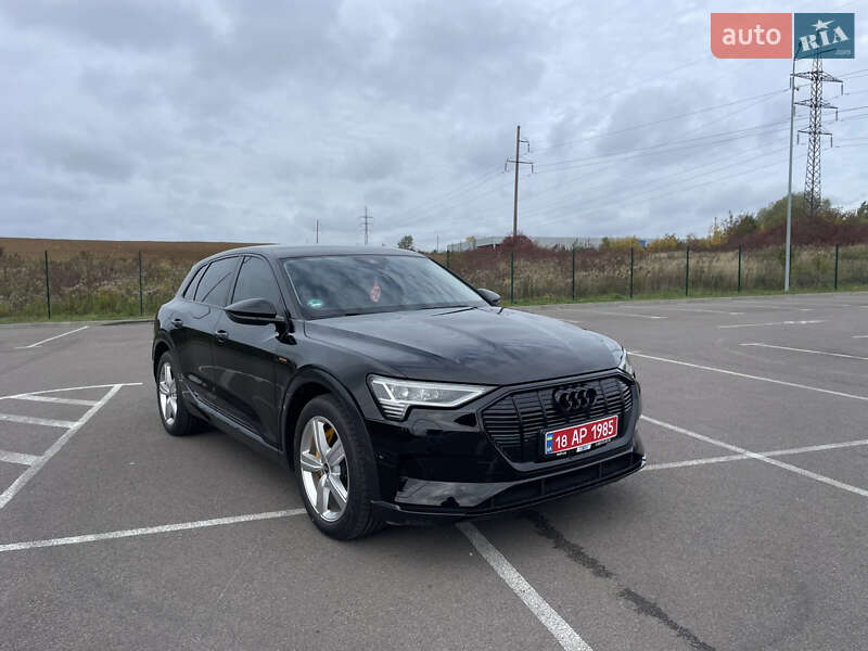 Позашляховик / Кросовер Audi e-tron 2023 в Рівному