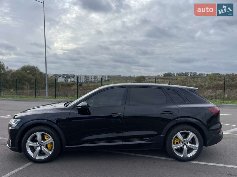 Позашляховик / Кросовер Audi e-tron 2023 в Рівному