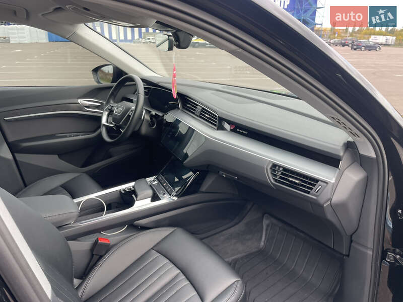 Позашляховик / Кросовер Audi e-tron 2023 в Рівному