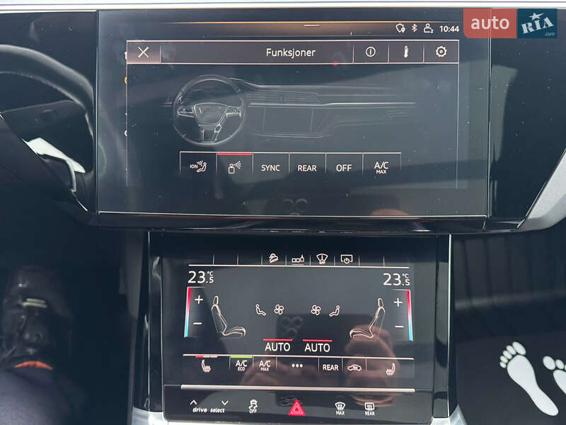 Позашляховик / Кросовер Audi e-tron 2019 в Чернівцях