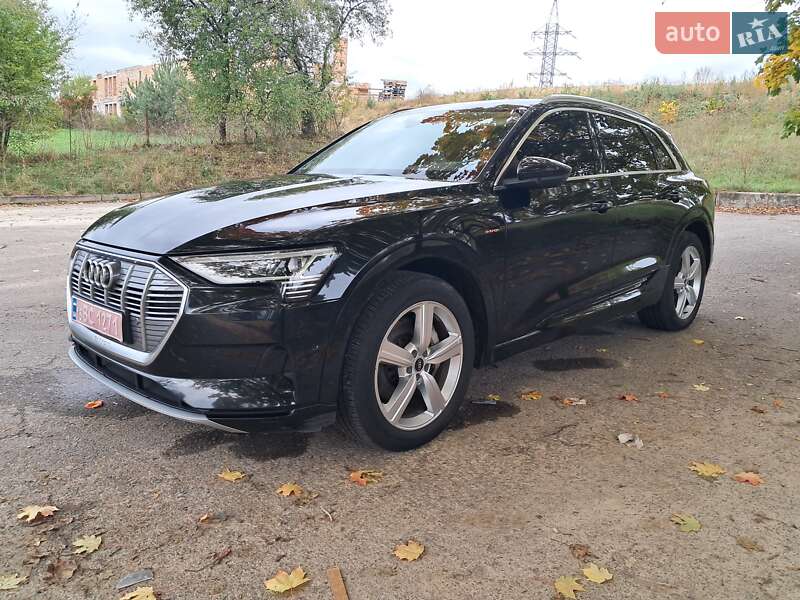 Позашляховик / Кросовер Audi e-tron 2021 в Рівному