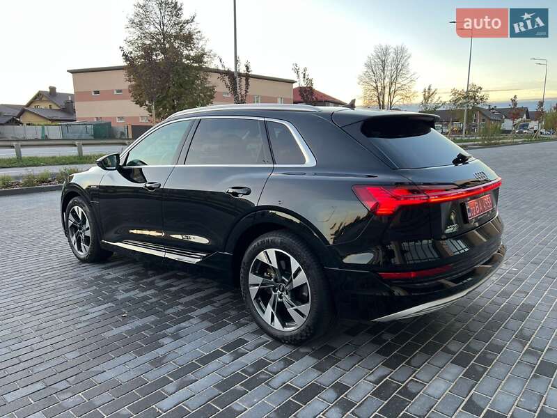 Позашляховик / Кросовер Audi e-tron 2022 в Вінниці