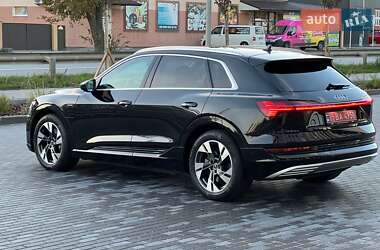 Внедорожник / Кроссовер Audi e-tron 2022 в 