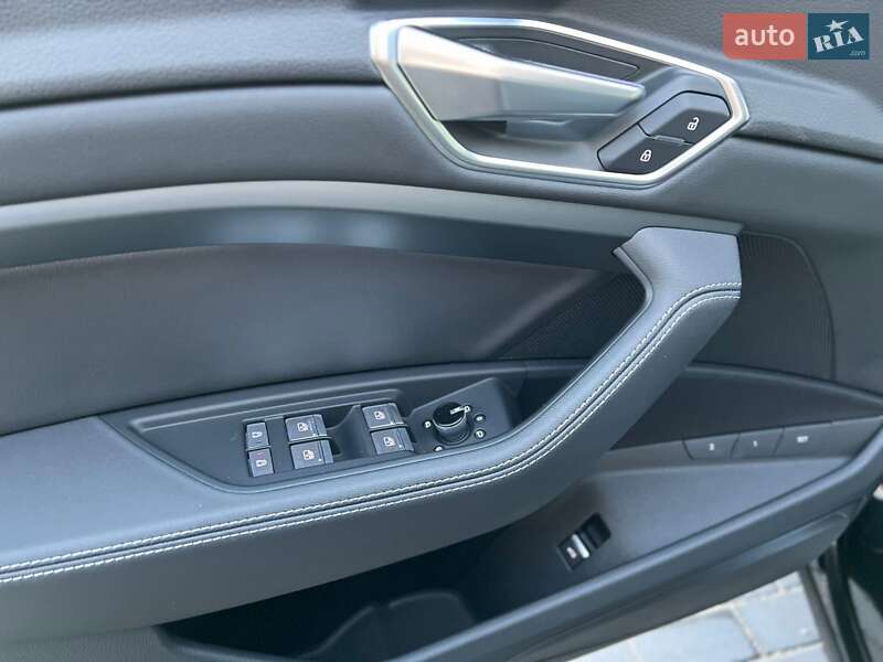 Позашляховик / Кросовер Audi e-tron 2022 в Вінниці