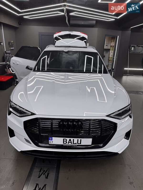 Позашляховик / Кросовер Audi e-tron 2019 в Ужгороді