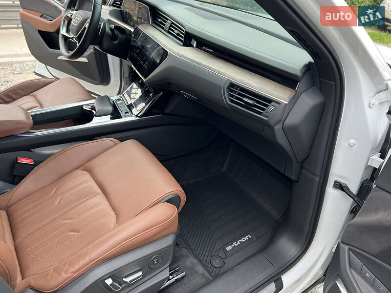 Внедорожник / Кроссовер Audi e-tron 2021 в Тернополе