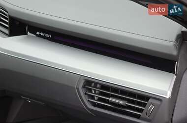 Внедорожник / Кроссовер Audi e-tron 2020 в 