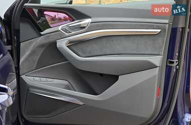 Внедорожник / Кроссовер Audi e-tron 2020 в 