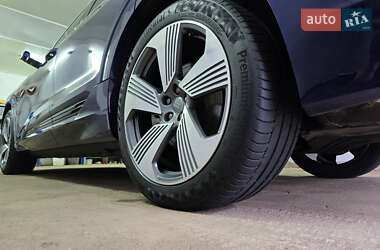Внедорожник / Кроссовер Audi e-tron 2020 в 