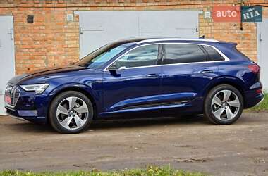 Внедорожник / Кроссовер Audi e-tron 2020 в 