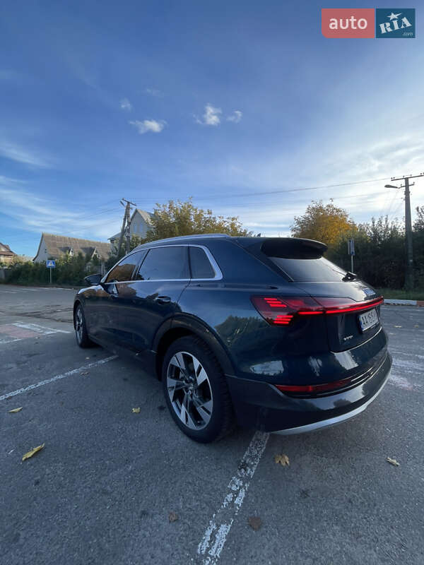 Внедорожник / Кроссовер Audi e-tron 2021 в Киеве