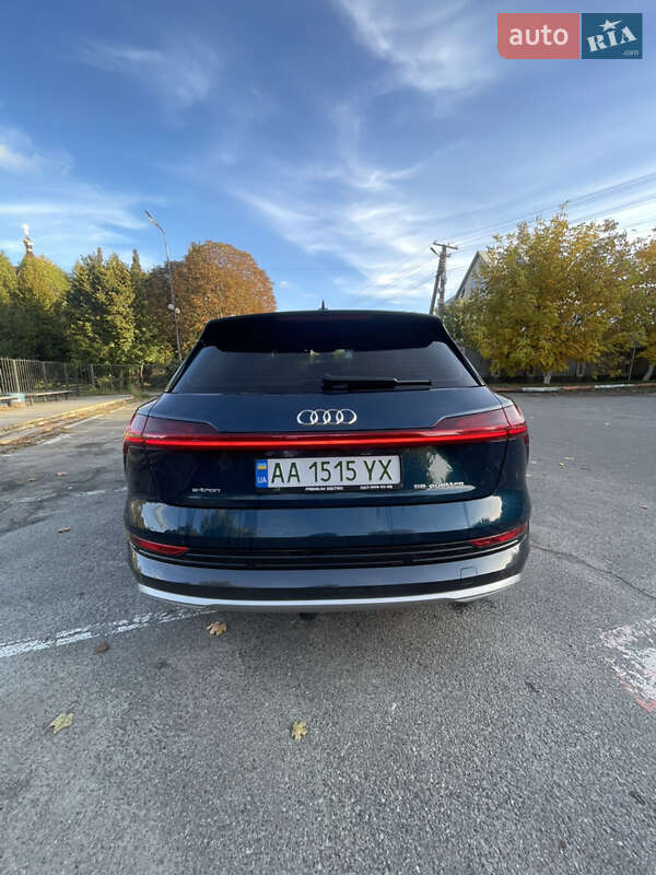 Внедорожник / Кроссовер Audi e-tron 2021 в Киеве