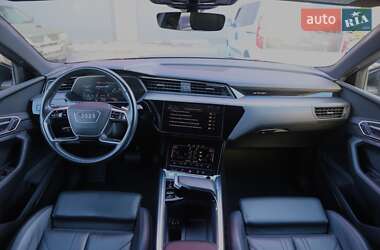 Внедорожник / Кроссовер Audi e-tron 2019 в 