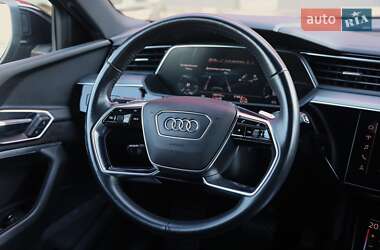 Внедорожник / Кроссовер Audi e-tron 2019 в 