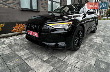 Позашляховик / Кросовер Audi e-tron 2019 в 