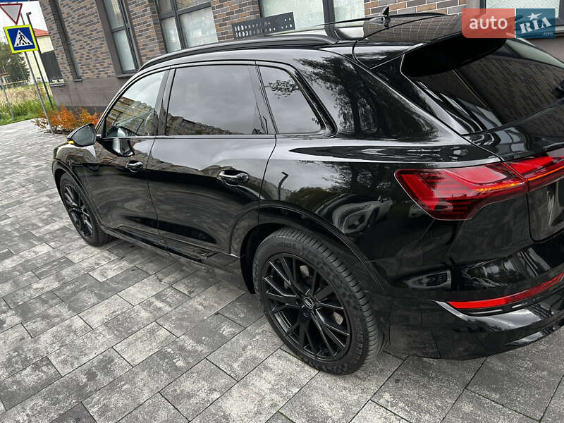 Внедорожник / Кроссовер Audi e-tron 2019 в Львове
