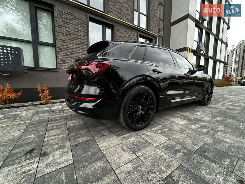 Внедорожник / Кроссовер Audi e-tron 2019 в Львове