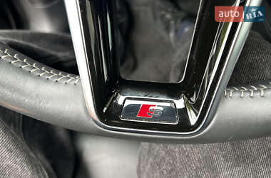 Позашляховик / Кросовер Audi e-tron 2019 в 