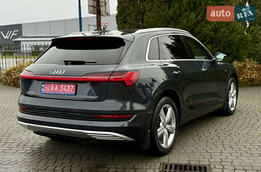 Внедорожник / Кроссовер Audi e-tron 2019 в 