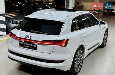 Позашляховик / Кросовер Audi e-tron 2019 в 