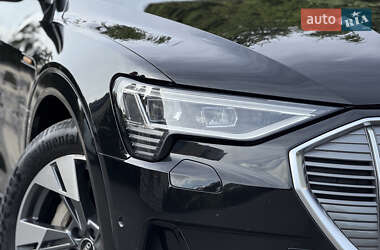 Внедорожник / Кроссовер Audi e-tron 2020 в 