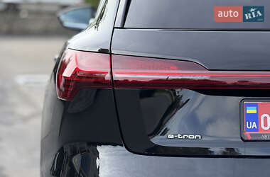 Внедорожник / Кроссовер Audi e-tron 2020 в 