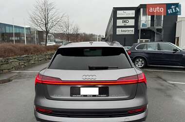 Внедорожник / Кроссовер Audi e-tron 2019 в 