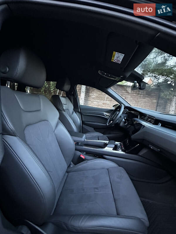 Позашляховик / Кросовер Audi e-tron 2023 в Києві