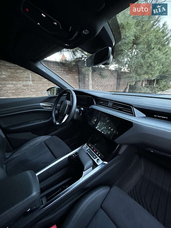 Позашляховик / Кросовер Audi e-tron 2023 в Києві