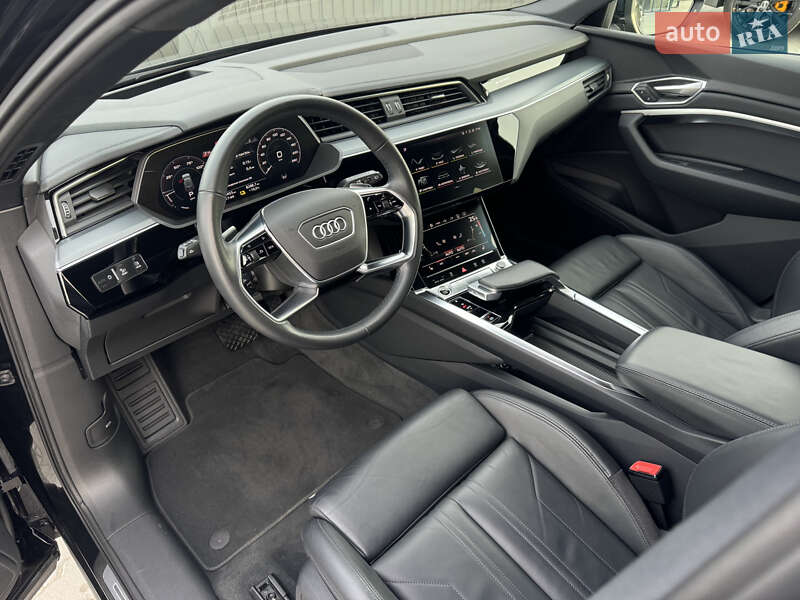 Внедорожник / Кроссовер Audi e-tron 2022 в Мукачево