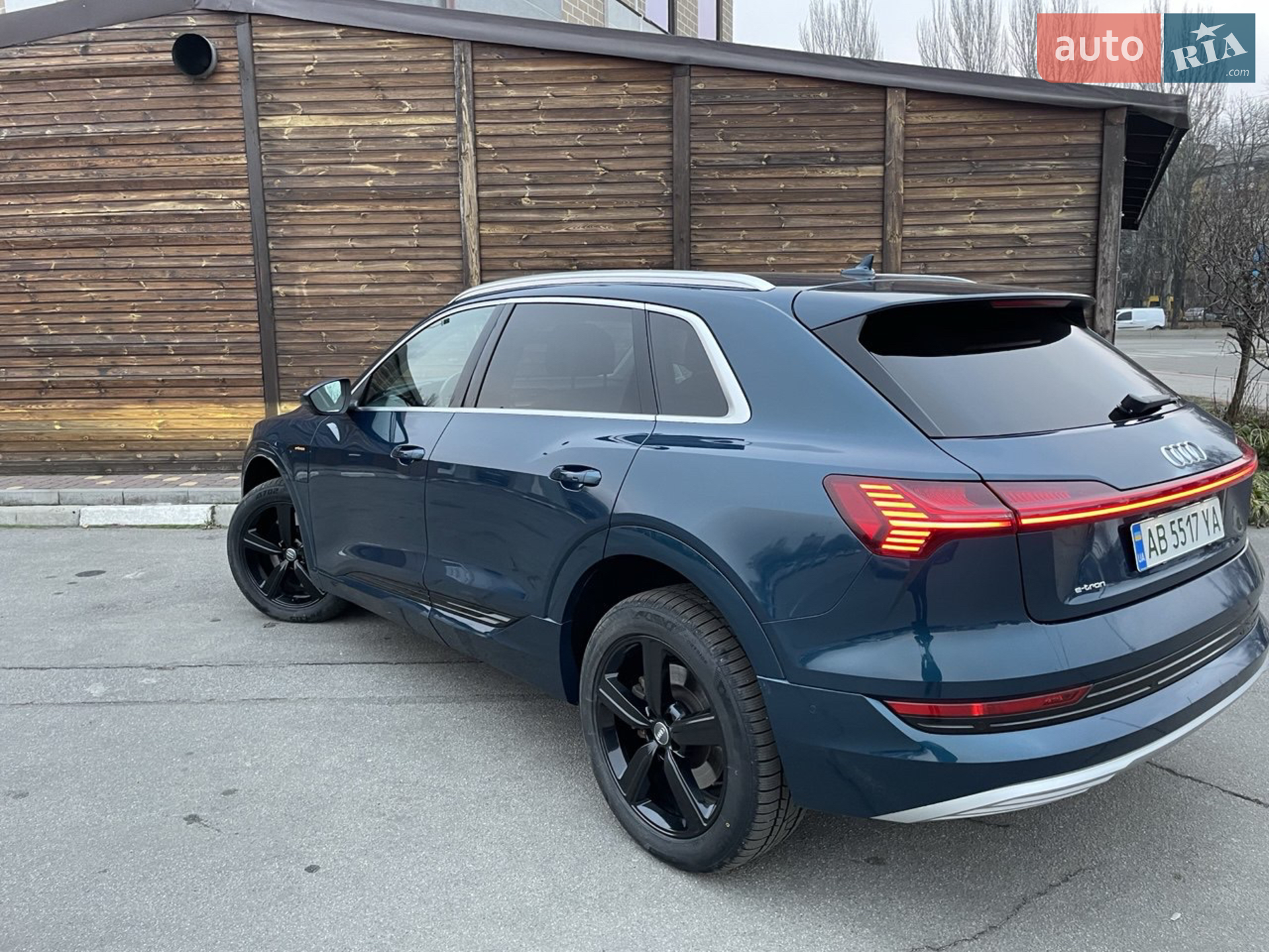2019 Audi e-tron - мініатюра 2
