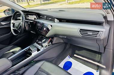 Внедорожник / Кроссовер Audi e-tron 2020 в 