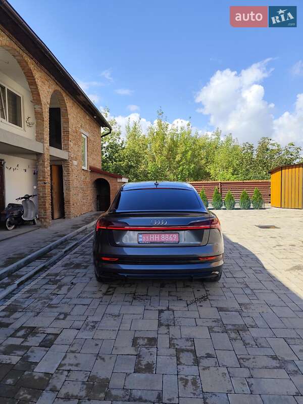 Позашляховик / Кросовер Audi e-tron 2021 в Радехові