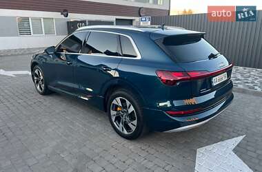 Внедорожник / Кроссовер Audi e-tron 2019 в 