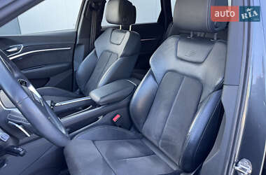 Позашляховик / Кросовер Audi e-tron 2020 в 